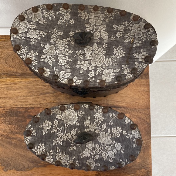 Two floral decorative boxes - Picture 2 of 12